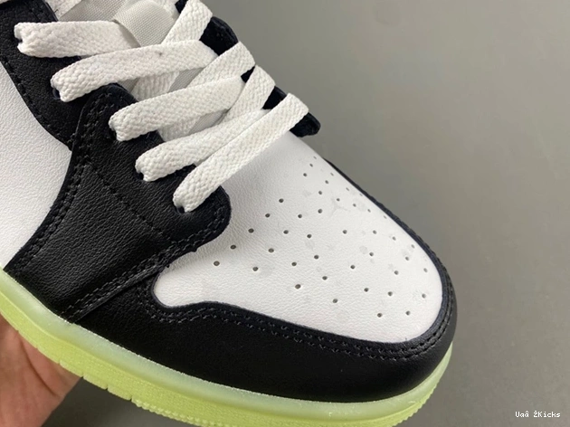 1 Retro Jordan OG  Low Durable HF0410-001 4 Black Raspberry 0811